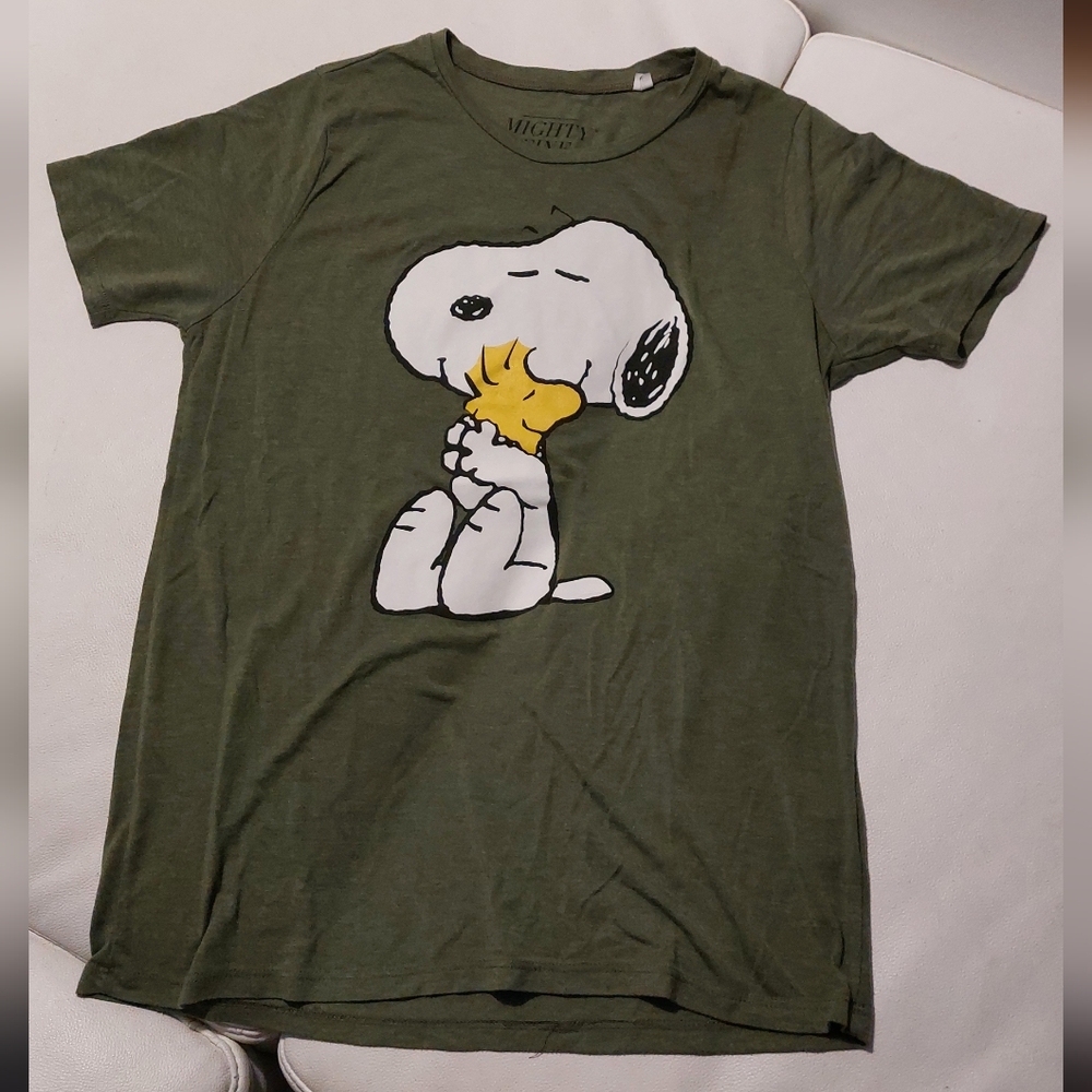 Mighty Fine Olive Snoopy Graphic Tee Size Junior Size XL.